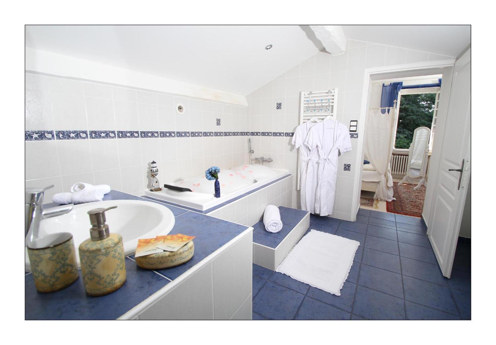 Villa Aimee Luxury Apartments With Heated Pool Vals-les-Bains Rom bilde