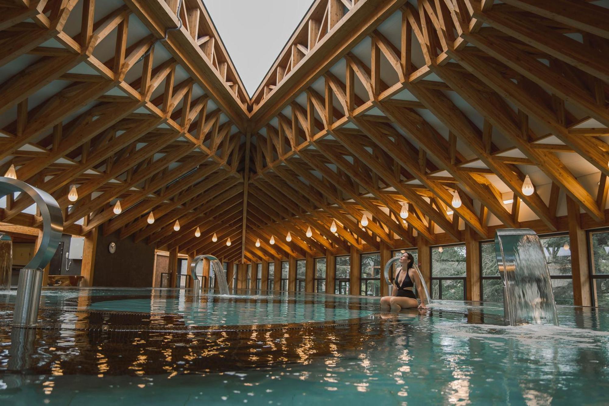 Villa Aimee Luxury Apartments With Heated Pool Vals-les-Bains Eksteriør bilde